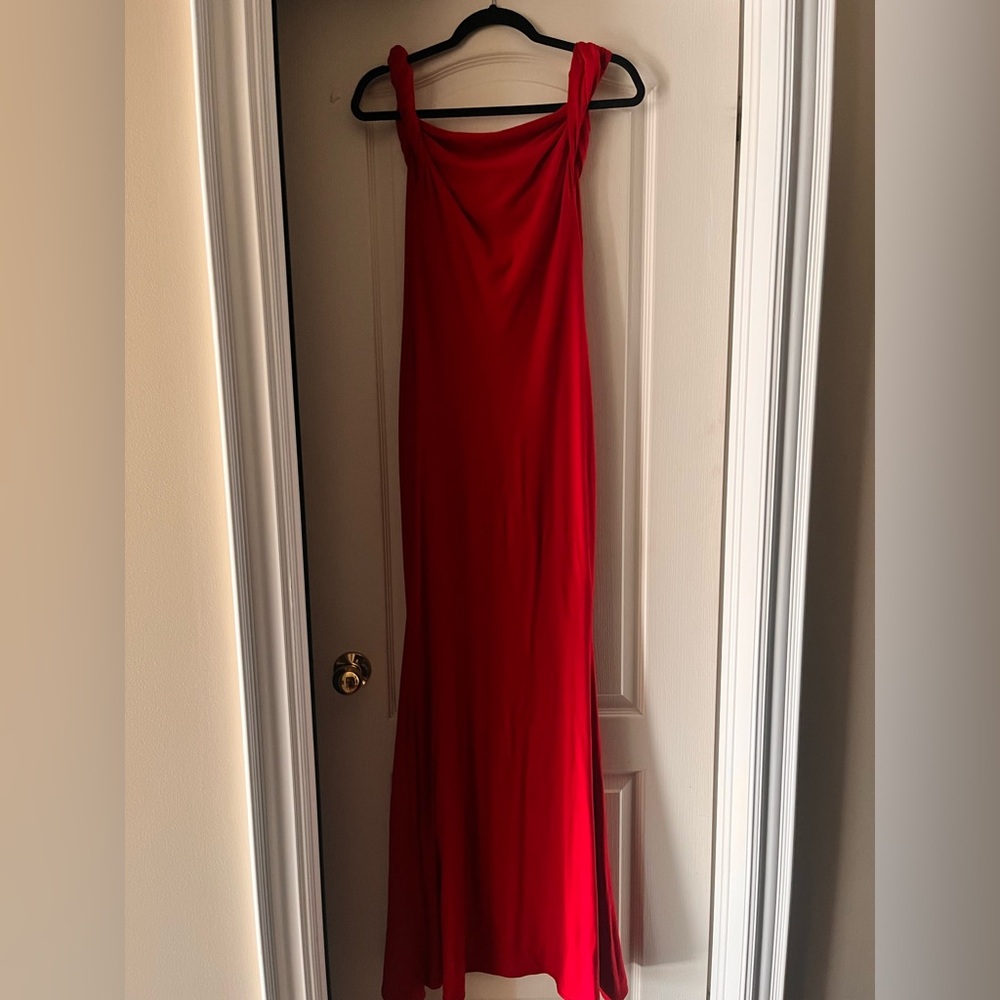 Club L London Striking Scarlet Maxi Dress - Picture 4 of 5